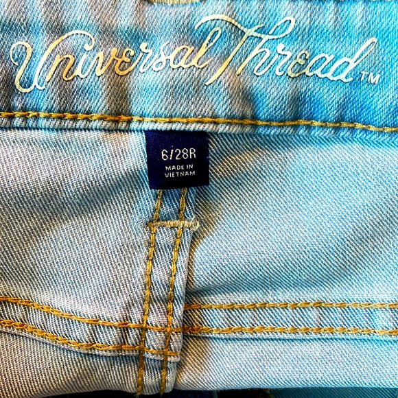 Universal Thread - Picture 3 of 3